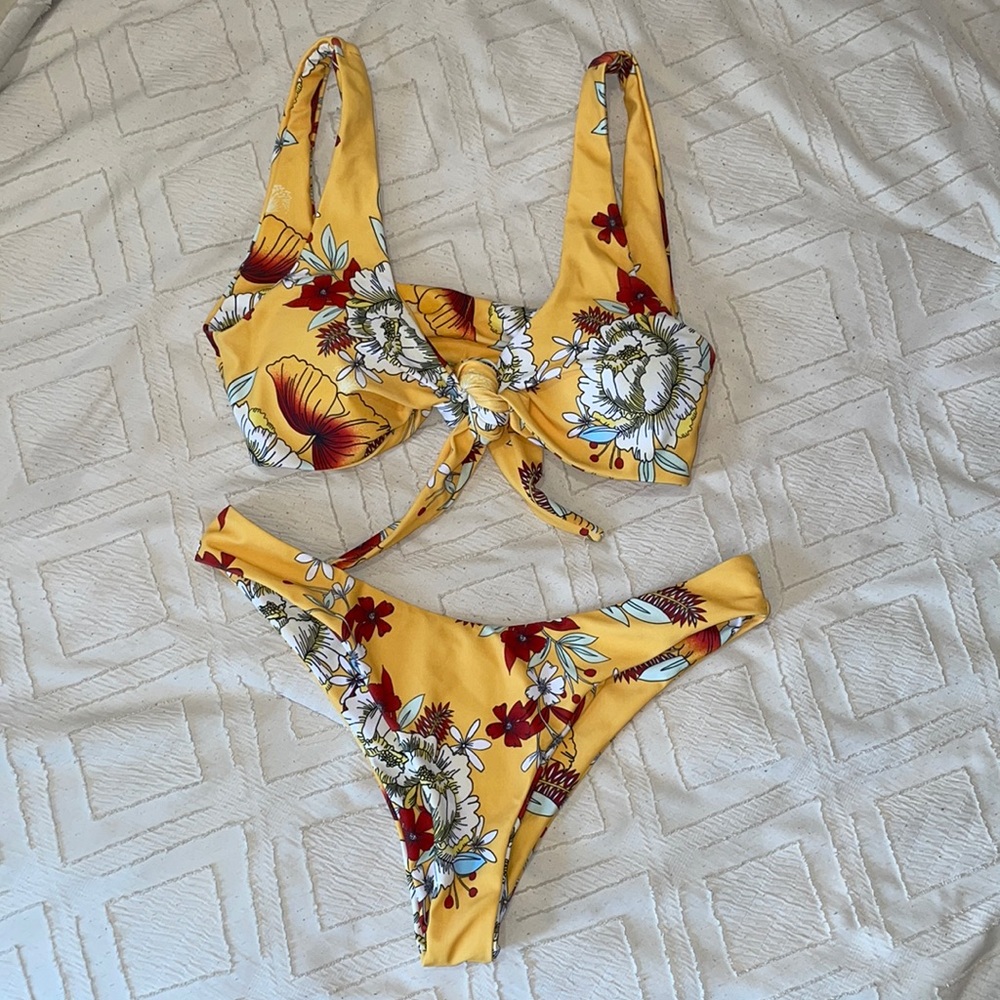 ZAFUL Yellow Floral front-tie bikini 🌼